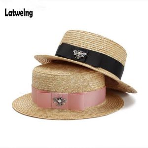 friends for good moments אקססוריז Luxury Brand Women And Children Straw Sun Hats Fashion Bee Sun Summer Hat For Girls Lady Handmade Flat Panama Beach Hat Party